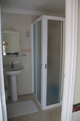 Imagen de la habitación del Hotel Tarek. Foto 8