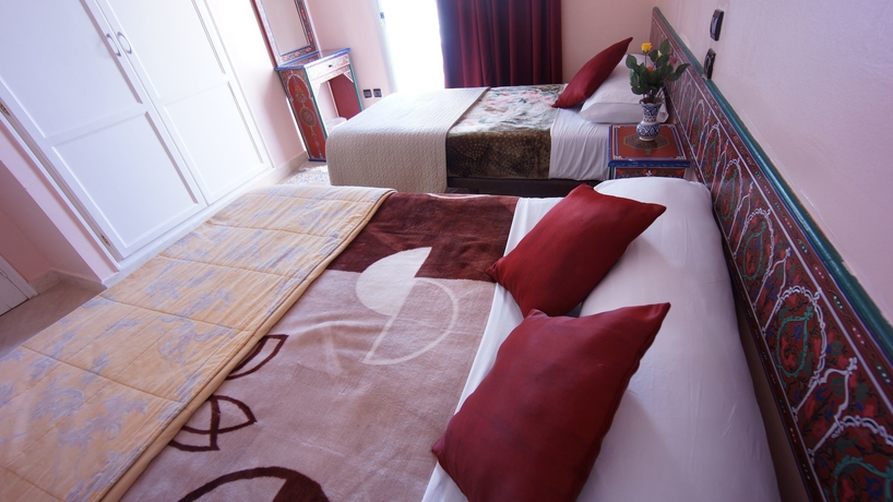 Imagen de la habitación del Hotel Tarek. Foto 11