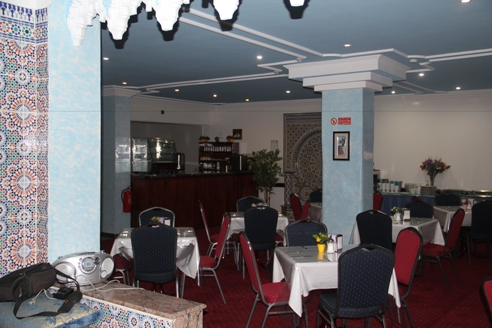 Imagen del bar/restaurante del Hotel Tarek. Foto 5