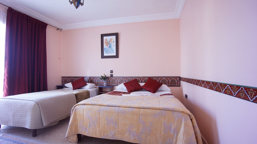 Imagen de la habitación del Hotel Tarek. Foto 15