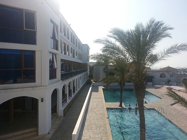 Imagen de la piscina del Hotel Tarifa Beach. Foto 16