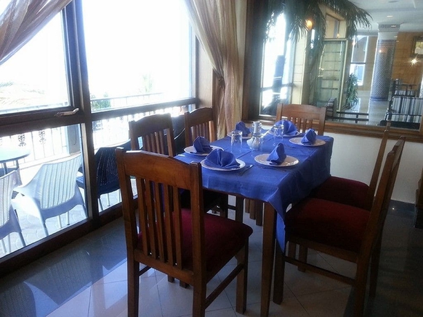 Imagen del bar/restaurante del Hotel Tarifa Beach. Foto 2