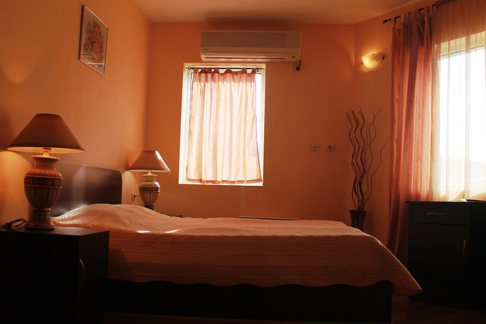 Imagen de la habitación del Hotel Tarnava. Foto 14