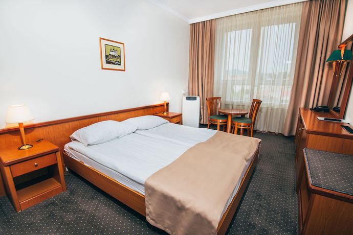 Imagen de la habitación del Hotel Tarnava, Odorheiu Secuiesc. Foto 5