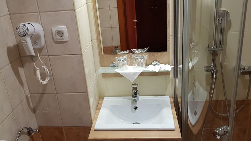 Imagen de la habitación del Hotel Tarnava, Odorheiu Secuiesc. Foto 11