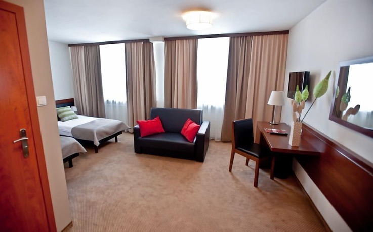 Imagen de la habitación del Hotel Tarnovia. Foto 19