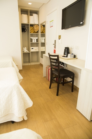 Imagen de la habitación del Hotel Tarob&aacute;. Foto 4