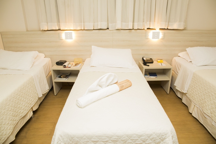 Imagen de la habitación del Hotel Tarob&aacute;. Foto 10