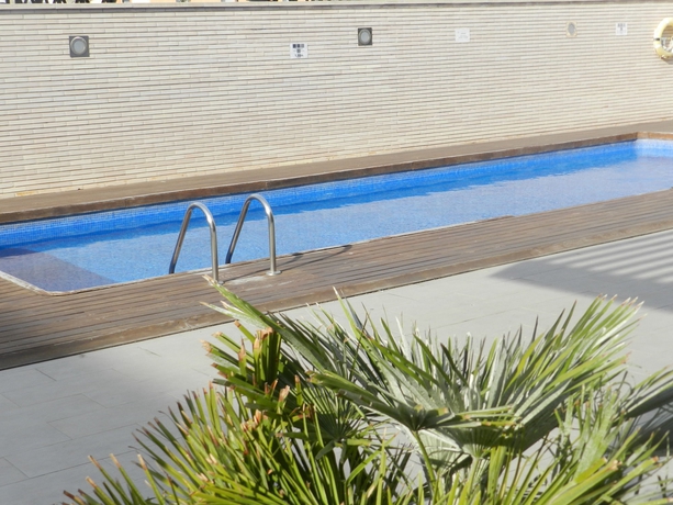 Imagen de la piscina del Hotel Tarraco Park. Foto 11