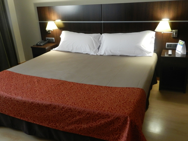 Imagen de la habitación del Hotel Tarraco Park. Foto 6