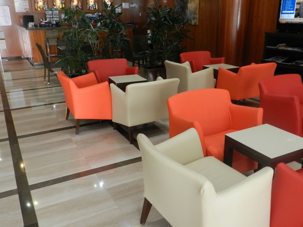 Imagen del bar/restaurante del Hotel Tarraco Park. Foto 2