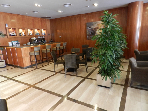 Imagen del bar/restaurante del Hotel Tarraco Park. Foto 3