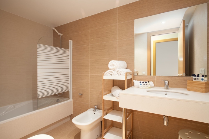 Imagen de la habitación del Hotel Tarter Mountain Suites. Foto 2