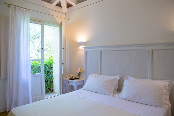 Imagen de la habitación del Hotel Tarthes. Foto 12