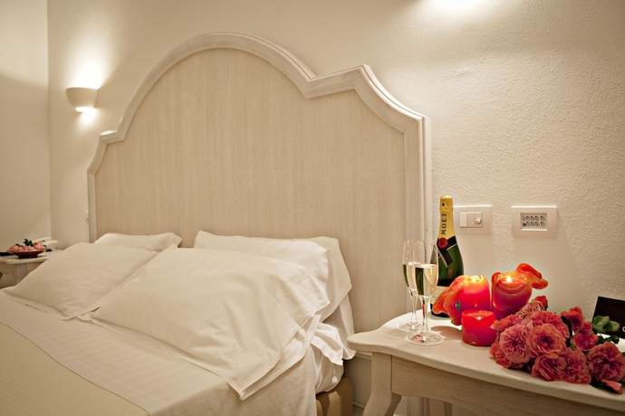 Imagen de la habitación del Hotel Tarthes. Foto 15