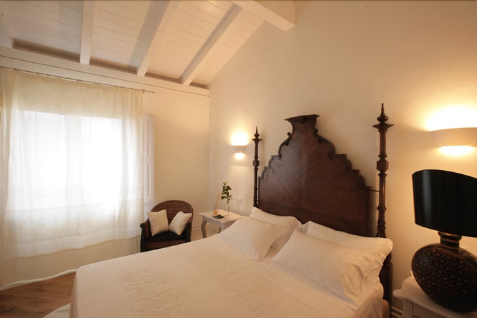 Imagen de la habitación del Hotel Tarthes. Foto 18