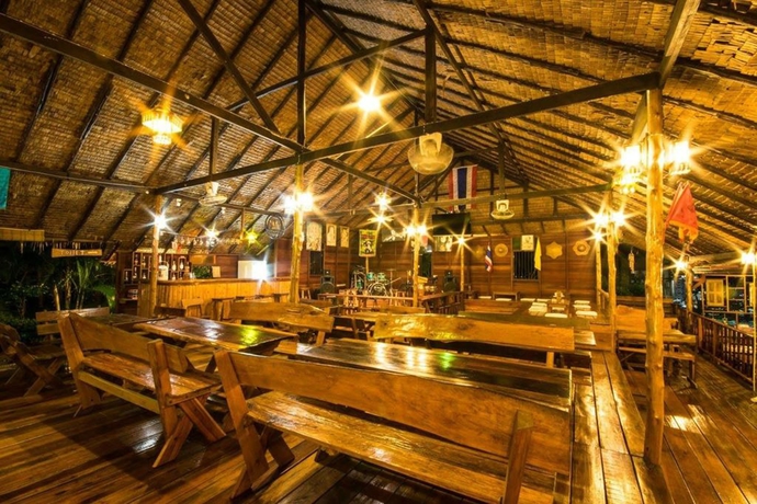 Imagen del bar/restaurante del Hotel Tarzan Island Bungalow. Foto 5