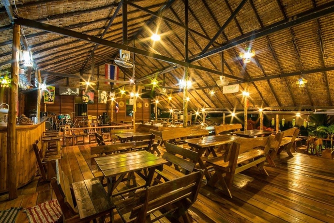 Imagen del bar/restaurante del Hotel Tarzan Island Bungalow. Foto 7