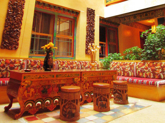 Imagen de los exteriores del Hotel Tashitakge Hotel Lhasa. Foto 3