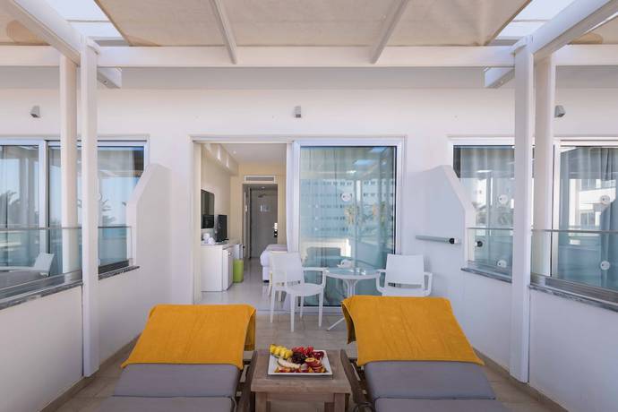 Imagen de la habitación del Hotel Tasia Maris Beach and Spa - Adults Only. Foto 4