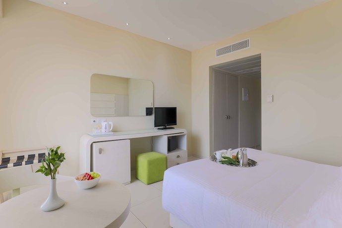 Imagen de la habitación del Hotel Tasia Maris Beach and Spa - Adults Only. Foto 14