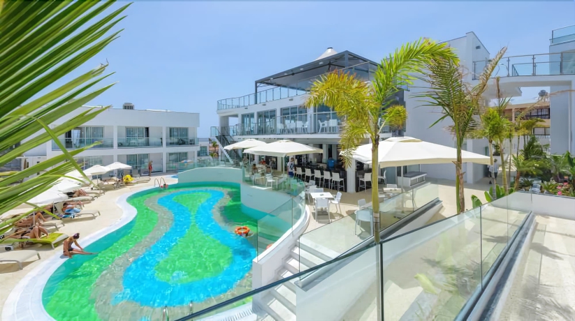 Imagen de la piscina del Hotel Tasia Maris Oasis. Foto 18