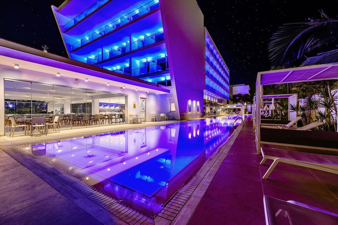 Imagen de la piscina del Hotel Tasia Maris Seasons - Adults Only. Foto 18