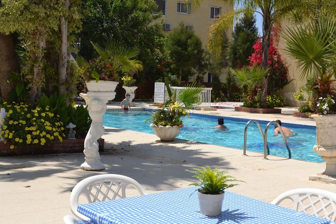 Imagen de la piscina del Hotel Tasiana Apartments Complex. Foto 20