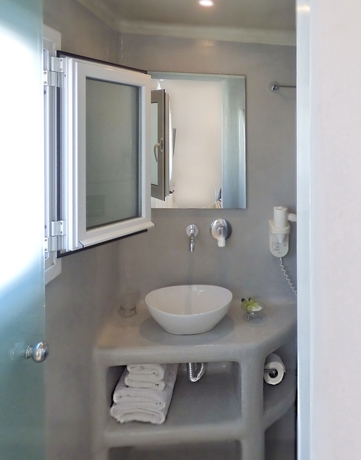 Imagen de la habitación del Hotel Tataki. Foto 15