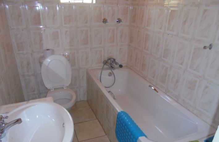 Imagen de la habitación del Hotel Tatenda Safaris. Foto 14