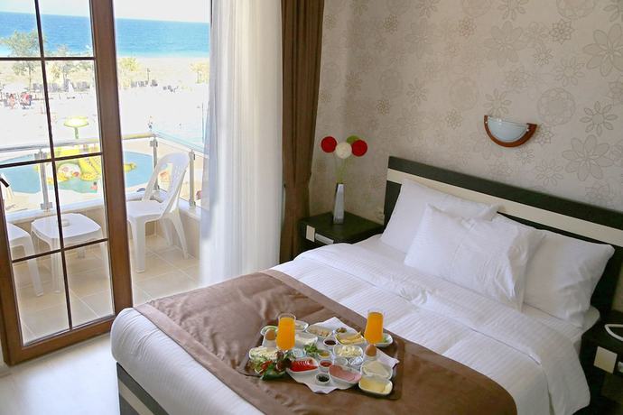 Imagen de la habitación del Hotel Tatilya Resort. Foto 3