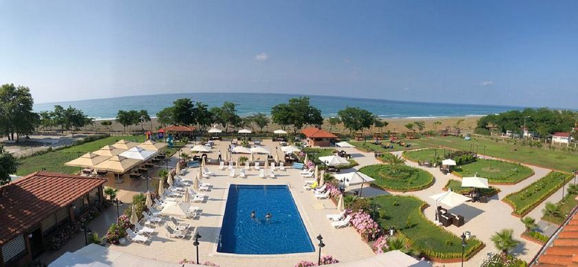 Imagen de la piscina del Hotel Tatilya Resort. Foto 17