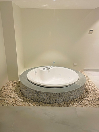 Imagen de la habitación del Hotel Tatsaraasa Resort and Spa Udaipur. Foto 10
