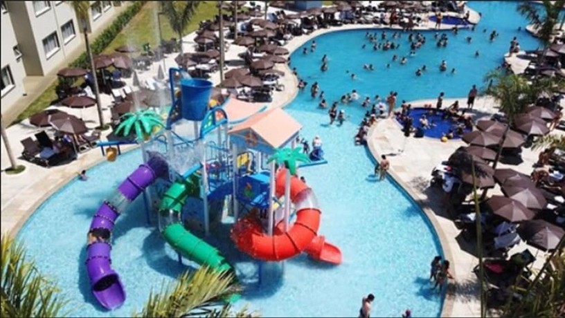Imagen de la piscina del Hotel Tau&aacute; Resort & Convention Atibaia. Foto 16