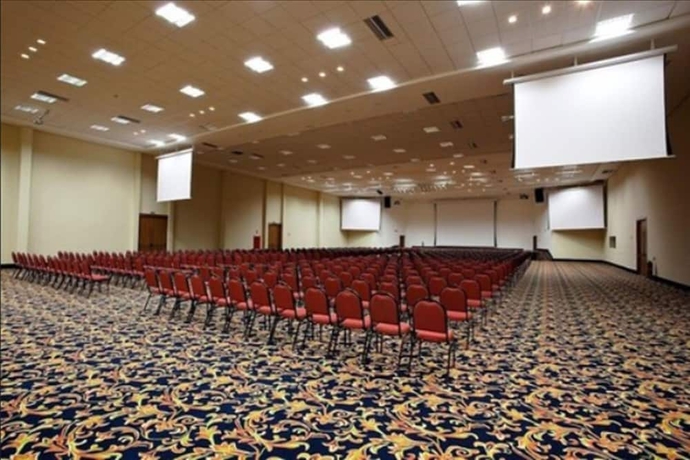Imagen de los interiores del Hotel Tau&aacute; Resort & Convention Atibaia. Foto 15