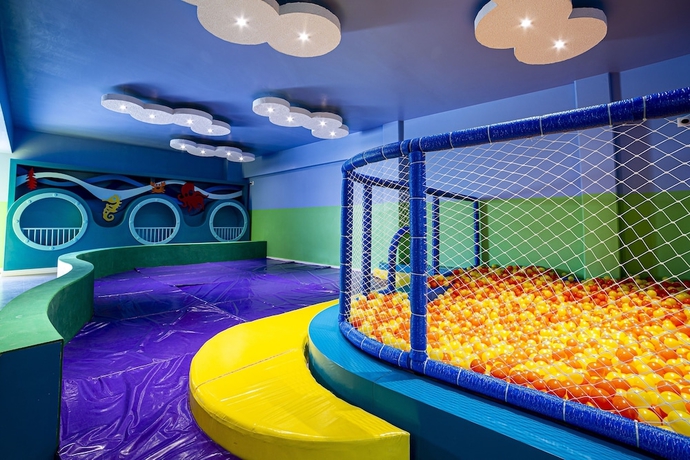 Imagen de los interiores del Hotel Tau&aacute; Resort and Convention Alex&acirc;nia. Foto 9