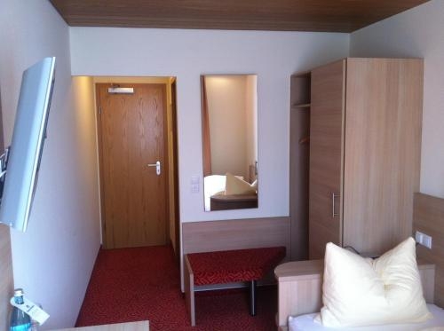 Imagen de la habitación del Hotel Tauberhotel Kette. Foto 10