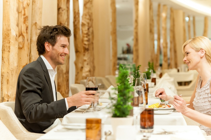 Imagen del bar/restaurante del Hotel Tauern Spa Zell Am See - Kaprun. Foto 7