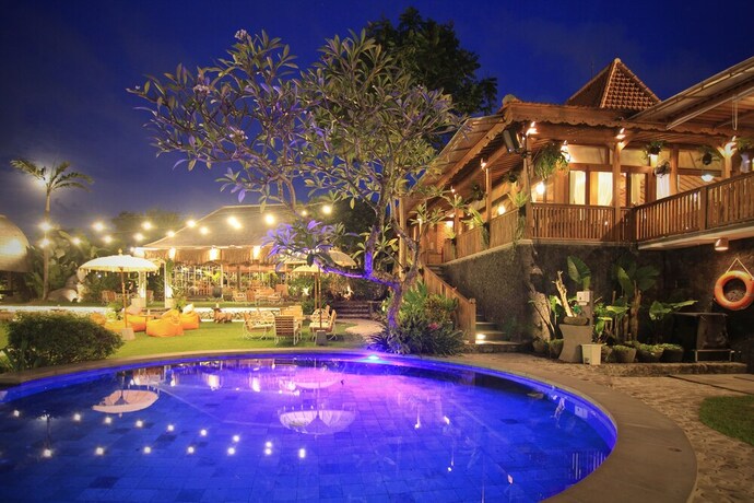 Imagen de la piscina del Hotel Taulan Villa and Restaurant. Foto 33