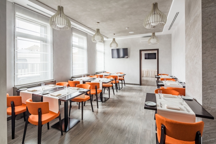 Imagen del bar/restaurante del Hotel Taurus City. Foto 6