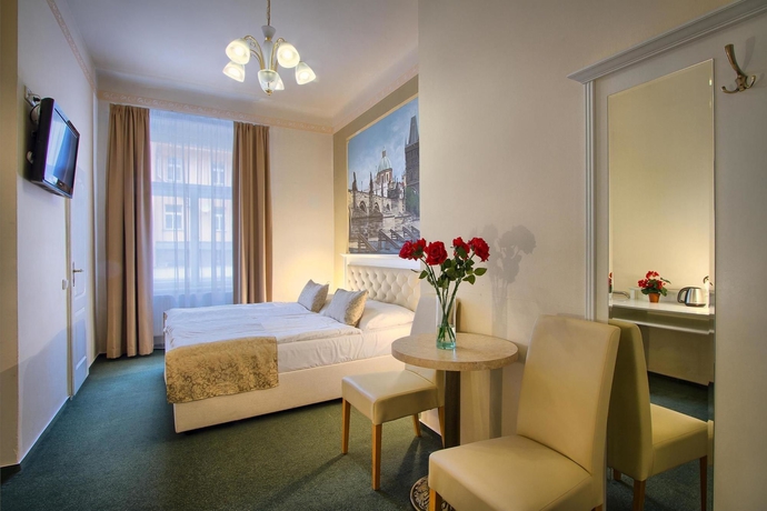 Imagen de la habitación del Hotel Taurus, Praga. Foto 4