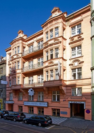 Imagen de los exteriores del Hotel Taurus, Praga. Foto 16