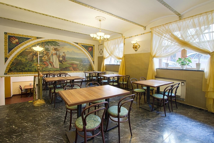Imagen del bar/restaurante del Hotel Taurus, Praga. Foto 1