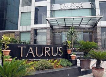 Imagen de los exteriores del Hotel Taurus Sarovar Portico. Foto 8