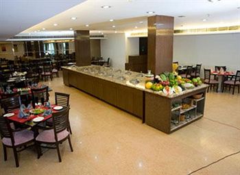 Imagen del bar/restaurante del Hotel Taurus Sarovar Portico. Foto 3