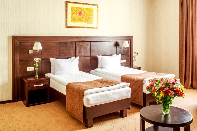 Imagen de la habitación del Hotel Taurus and Spa. Foto 13