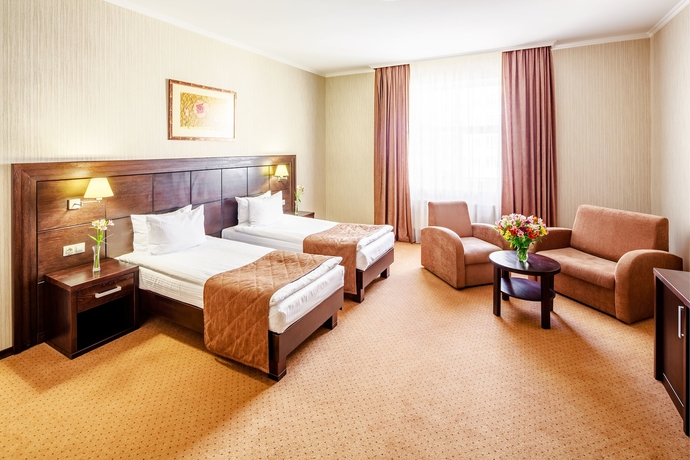 Imagen de la habitación del Hotel Taurus and Spa. Foto 15