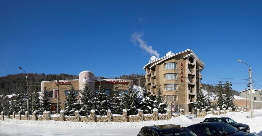 Imagen general del Hotel Tau-tash. Foto 1