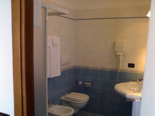 Imagen de la habitación del Hotel Taverna Bleu. Foto 14