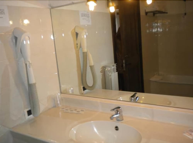 Imagen de la habitación del Hotel Tavernier. Foto 7